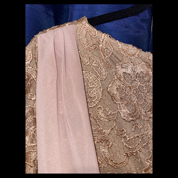 Noor Lace Long Sleeve Evening Gown - Picture 4 of 6